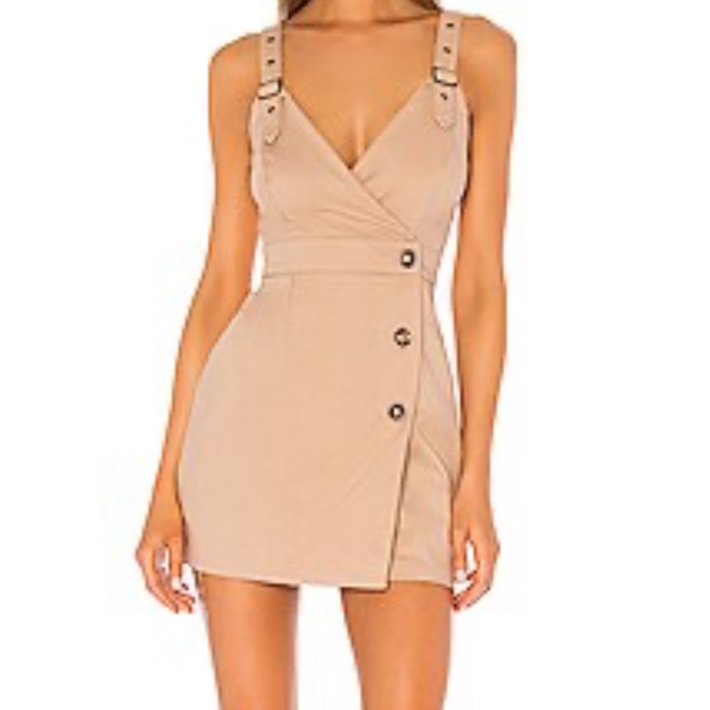 Elegant Trench Mini Dress in Tan
SUPERDOWN